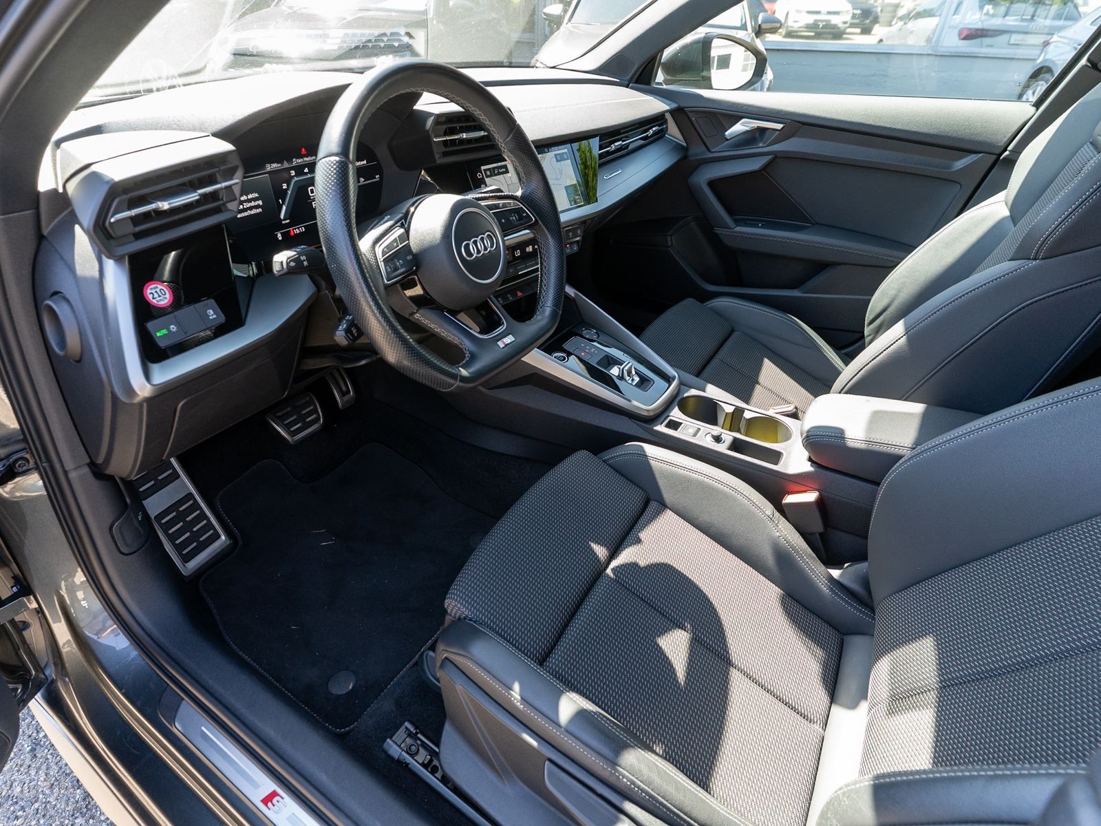 Fahrzeugabbildung Audi A3 Sportback S line 35TDI Stroni Navi LED RFK VC