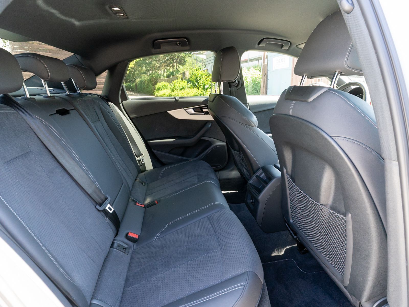 Fahrzeugabbildung Audi A4 Limousine S line 40TDI quattr Navi LED HUD VC