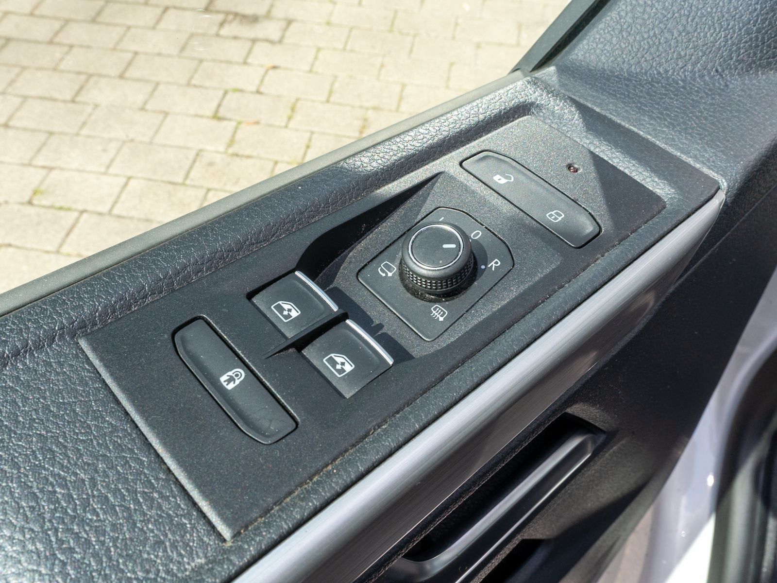 Fahrzeugabbildung Volkswagen T6.1 California 2.0TDI DSG Nav RFK AHK Stdhz ACC