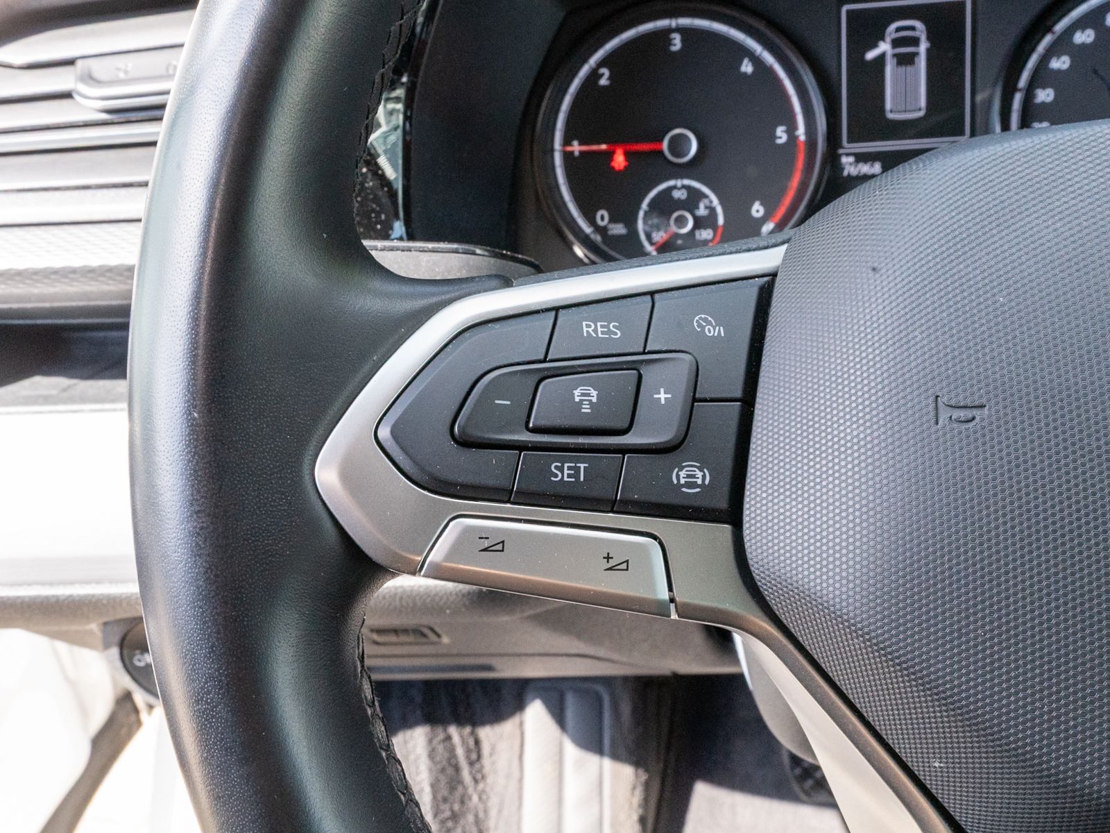 Fahrzeugabbildung Volkswagen T6.1 California 2.0TDI DSG Nav RFK AHK Stdhz ACC