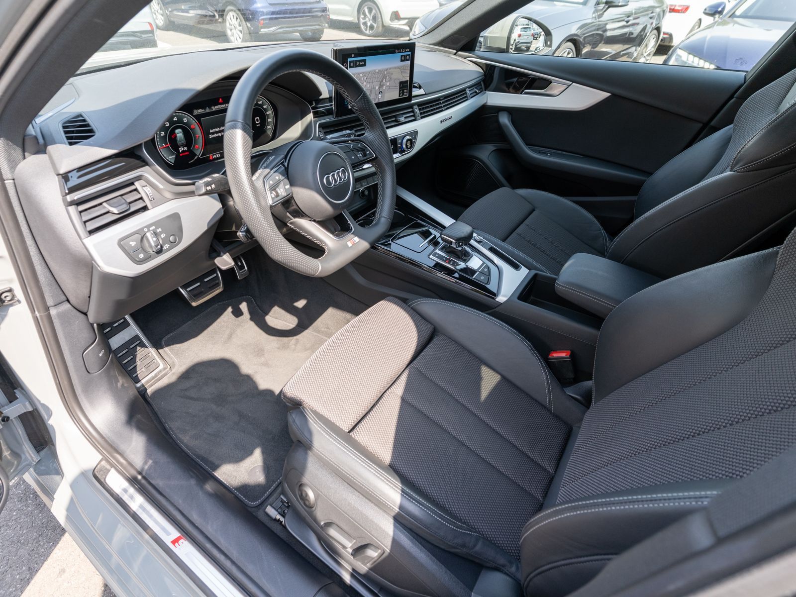 Fahrzeugabbildung Audi A4 Avant S line 40TFSI quattro Navi Matrix B&O