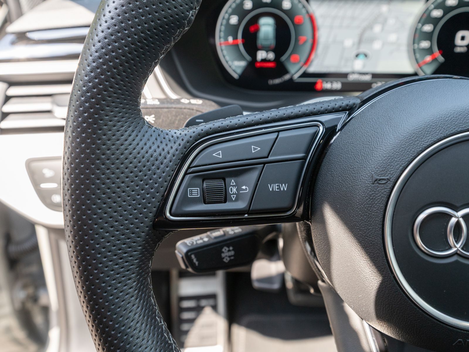 Fahrzeugabbildung Audi A4 Avant S line 40TFSI quattro Navi Matrix B&O