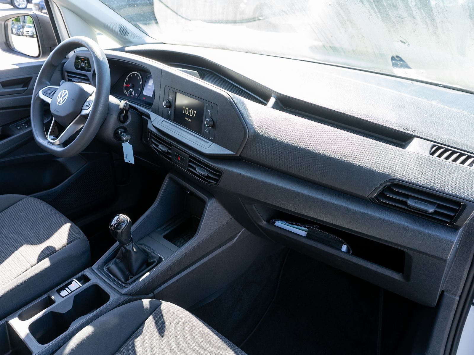 Fahrzeugabbildung Volkswagen Caddy Cargo 1.5 TSI Klima PDC Composition Audio