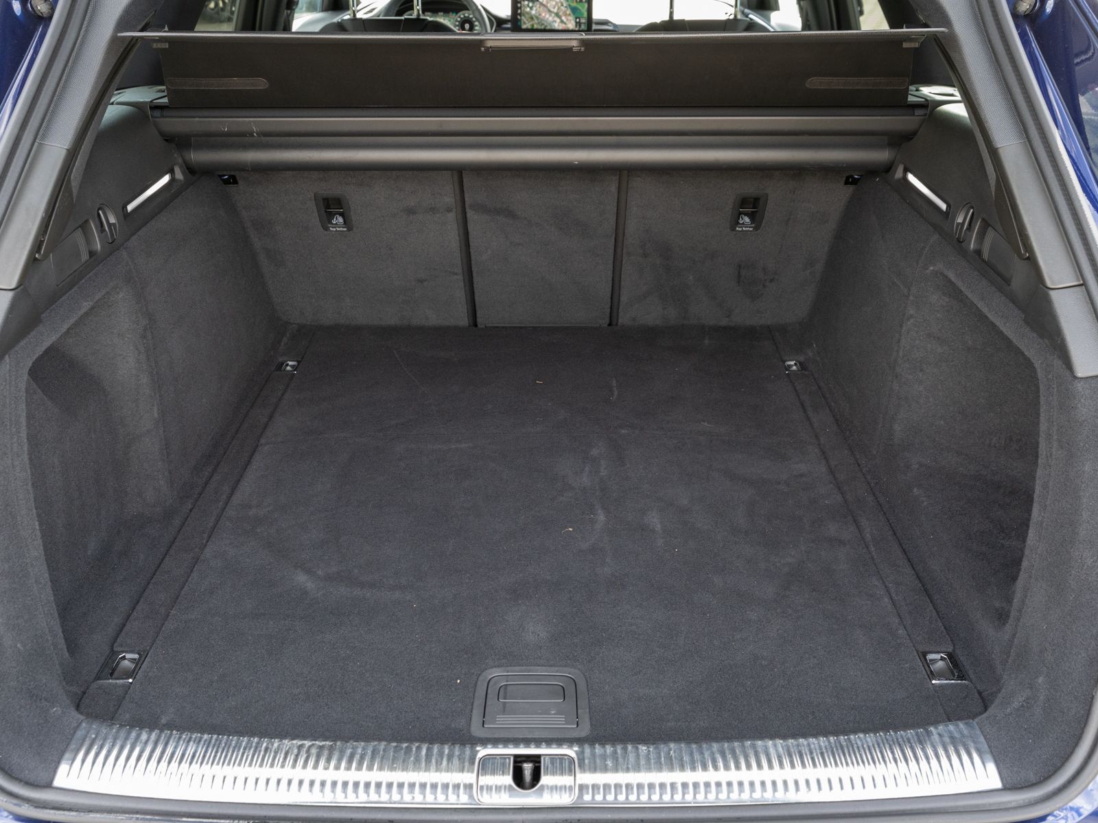 Fahrzeugabbildung Audi A4 Avant S line 40TDI Stroni LED Navi PDC Stdhzg