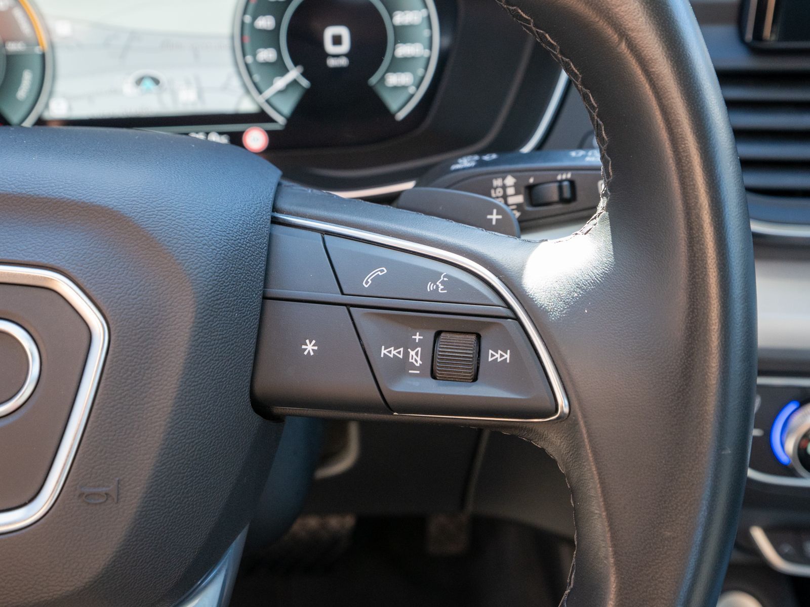 Fahrzeugabbildung Audi Q5 S line 50 TFSI e quattro Stronic LED Navi AHK