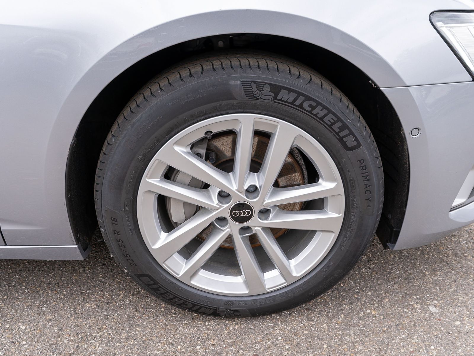 Fahrzeugabbildung Audi A6 Avant advanced 45TFSI Navi Matrix Pano RFK VC