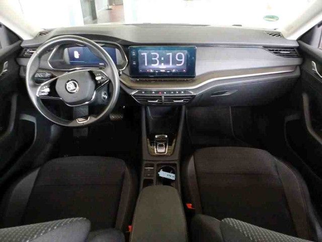 Fahrzeugabbildung SKODA Octavia Combi Ambition 2.0 TDI DSG LED Navi PDC