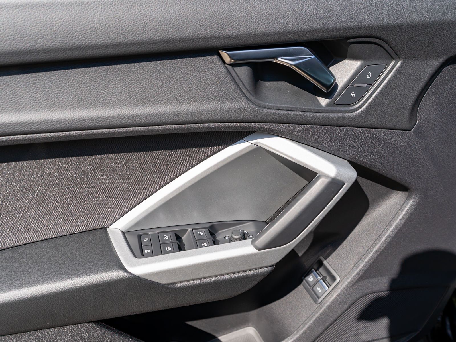 Fahrzeugabbildung Audi Q3 Sportback 45TFSI e Stroni LED RFK AHK VC