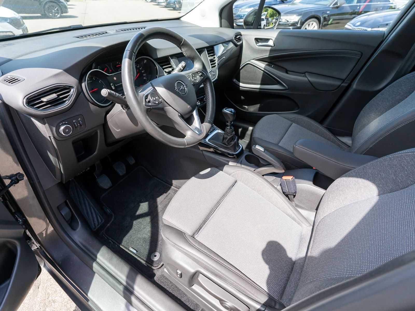 Fahrzeugabbildung Opel Crossland Elegance 1.2Turbo LED RFK SHZ Tempomat