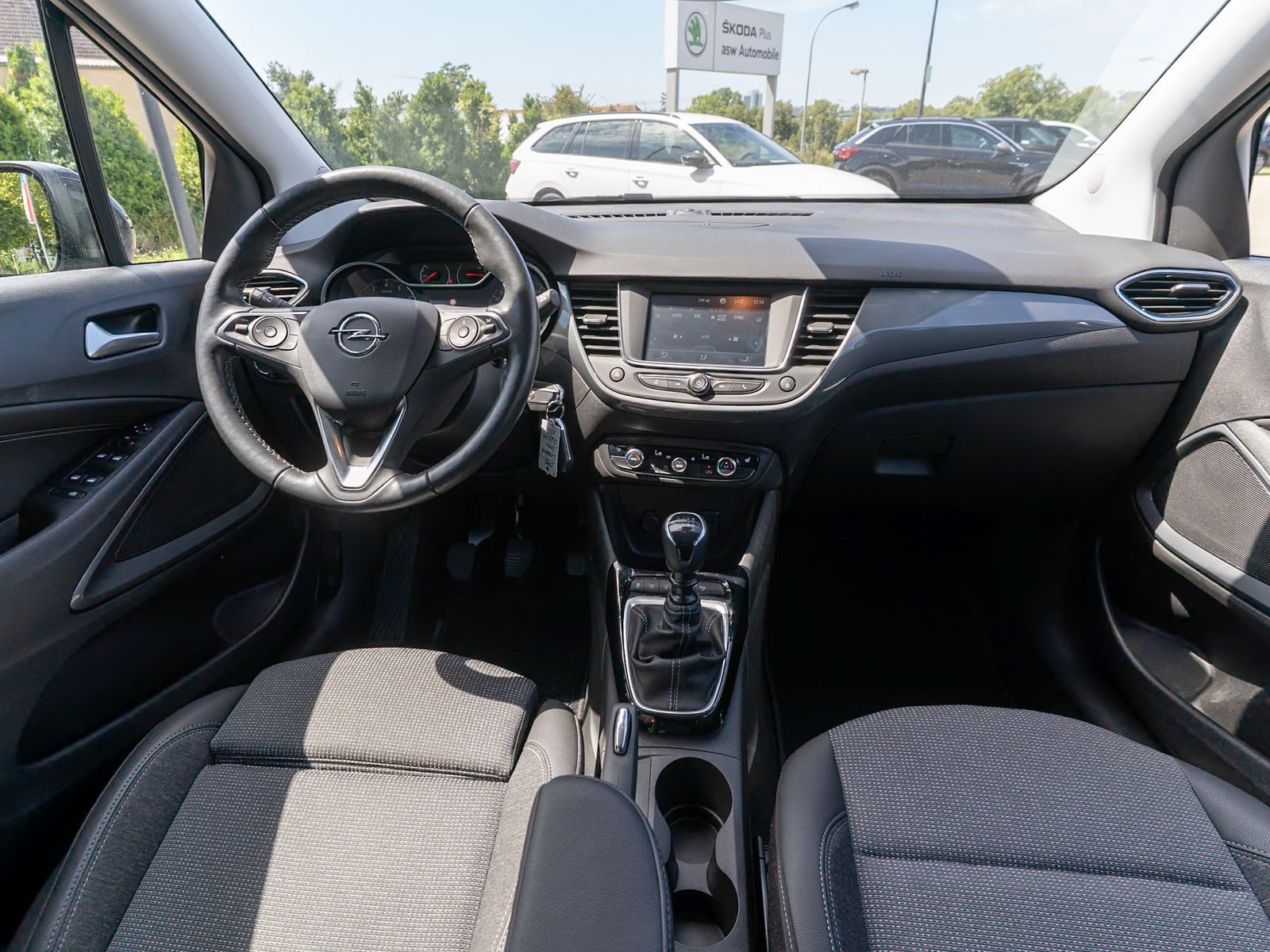 Fahrzeugabbildung Opel Crossland Elegance 1.2Turbo LED RFK SHZ Tempomat