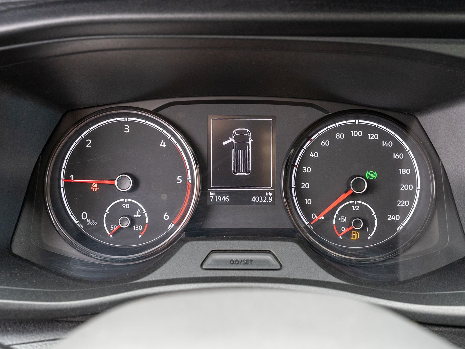 Fahrzeugabbildung Volkswagen T6.1 Multivan Trendline 2.0TDI DSG Navi PDC v+h