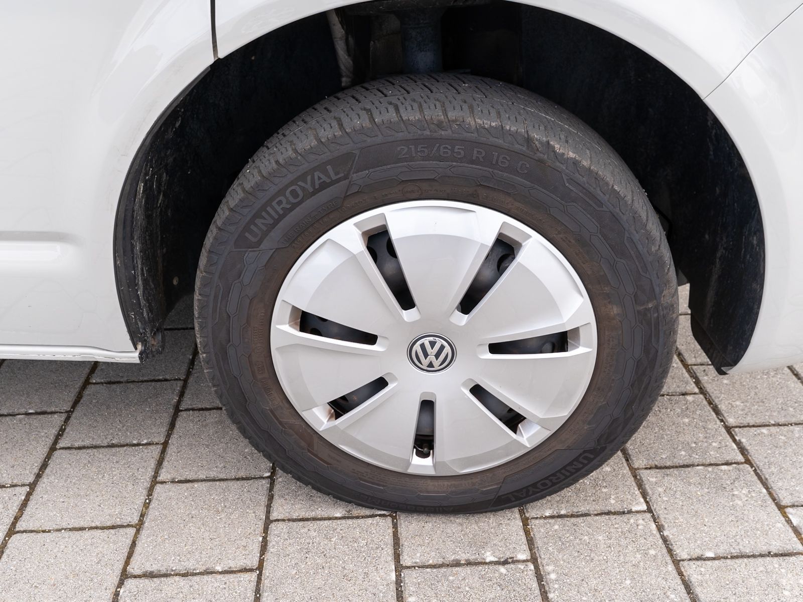 Fahrzeugabbildung Volkswagen T6.1 Multivan Trendline 2.0TDI DSG Navi PDC v+h