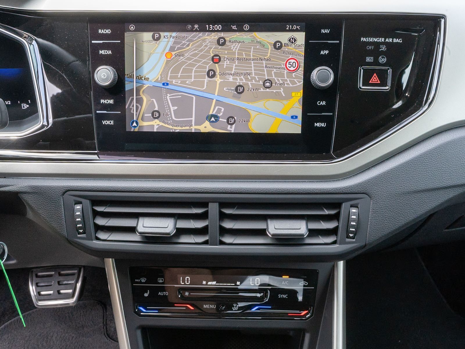 Fahrzeugabbildung Volkswagen Taigo MOVE 1.5TSI DSG LED Navi PDC SHZ AHK VC