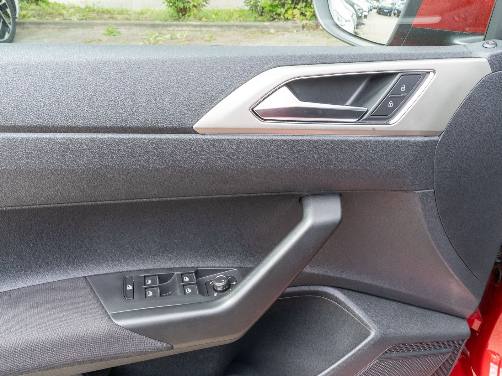 Fahrzeugabbildung Volkswagen Taigo MOVE 1.5TSI DSG LED Navi PDC SHZ AHK VC