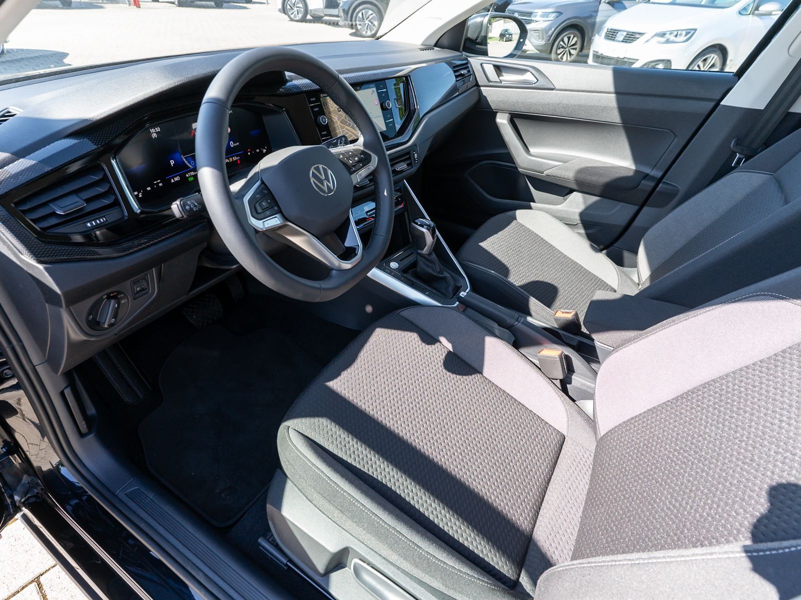Fahrzeugabbildung Volkswagen Taigo Life 1.0 TSI DSG Navi LED ACC VC SHZ PDC