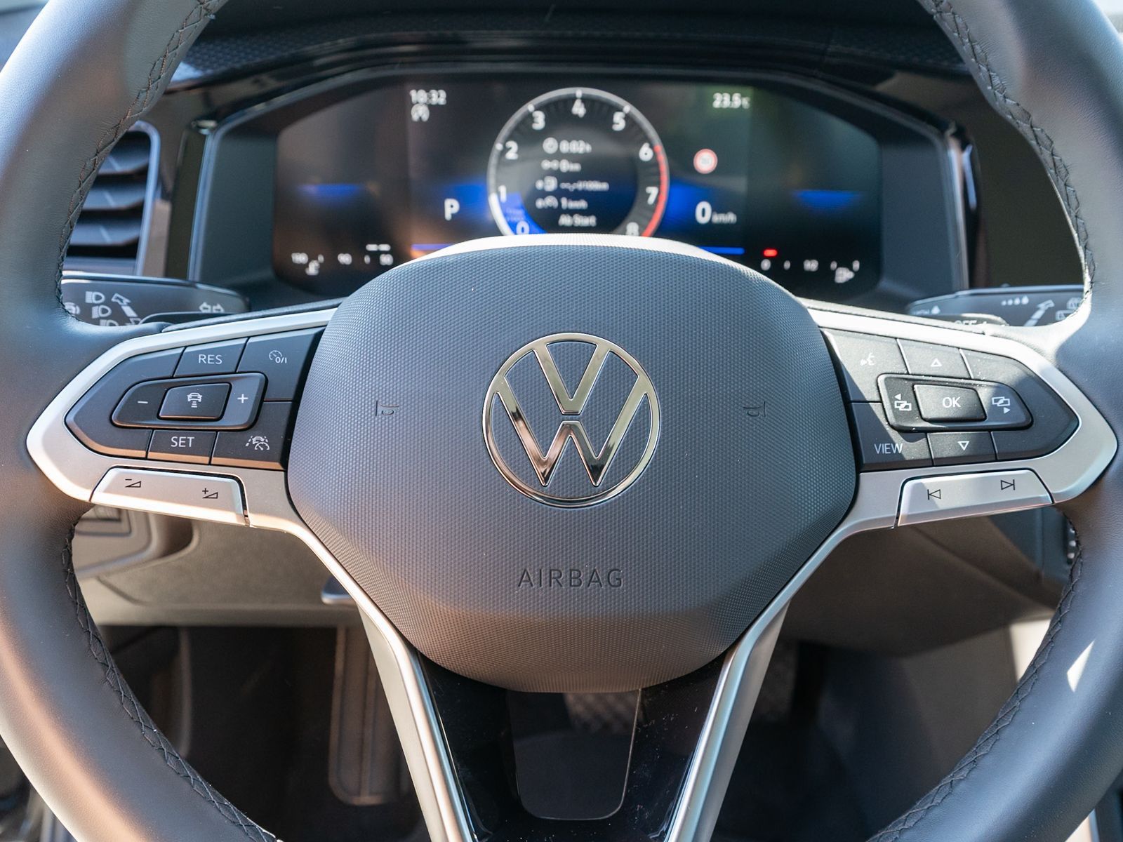 Fahrzeugabbildung Volkswagen Taigo Life 1.0 TSI DSG Navi LED ACC VC SHZ PDC