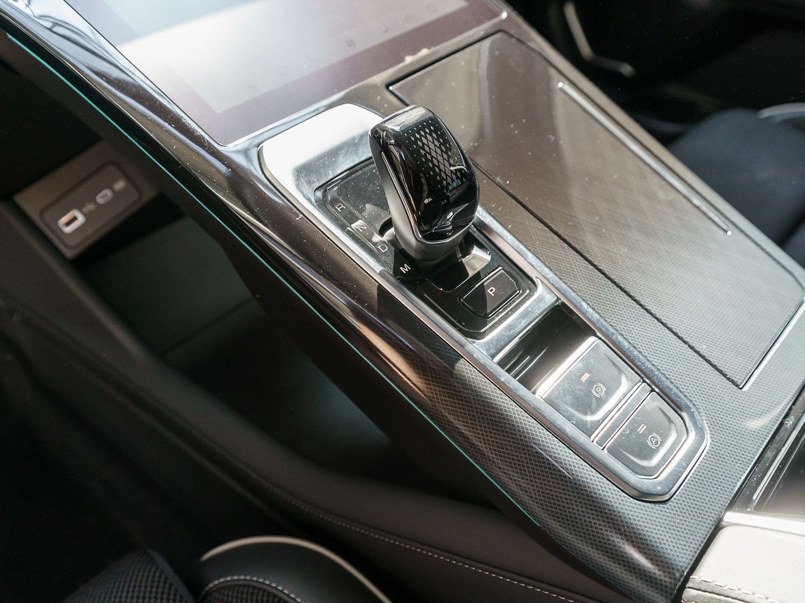 Fahrzeugabbildung GWM WEY 05 Premium 21" LMF, LED-Scheinwerfer, 14,6"