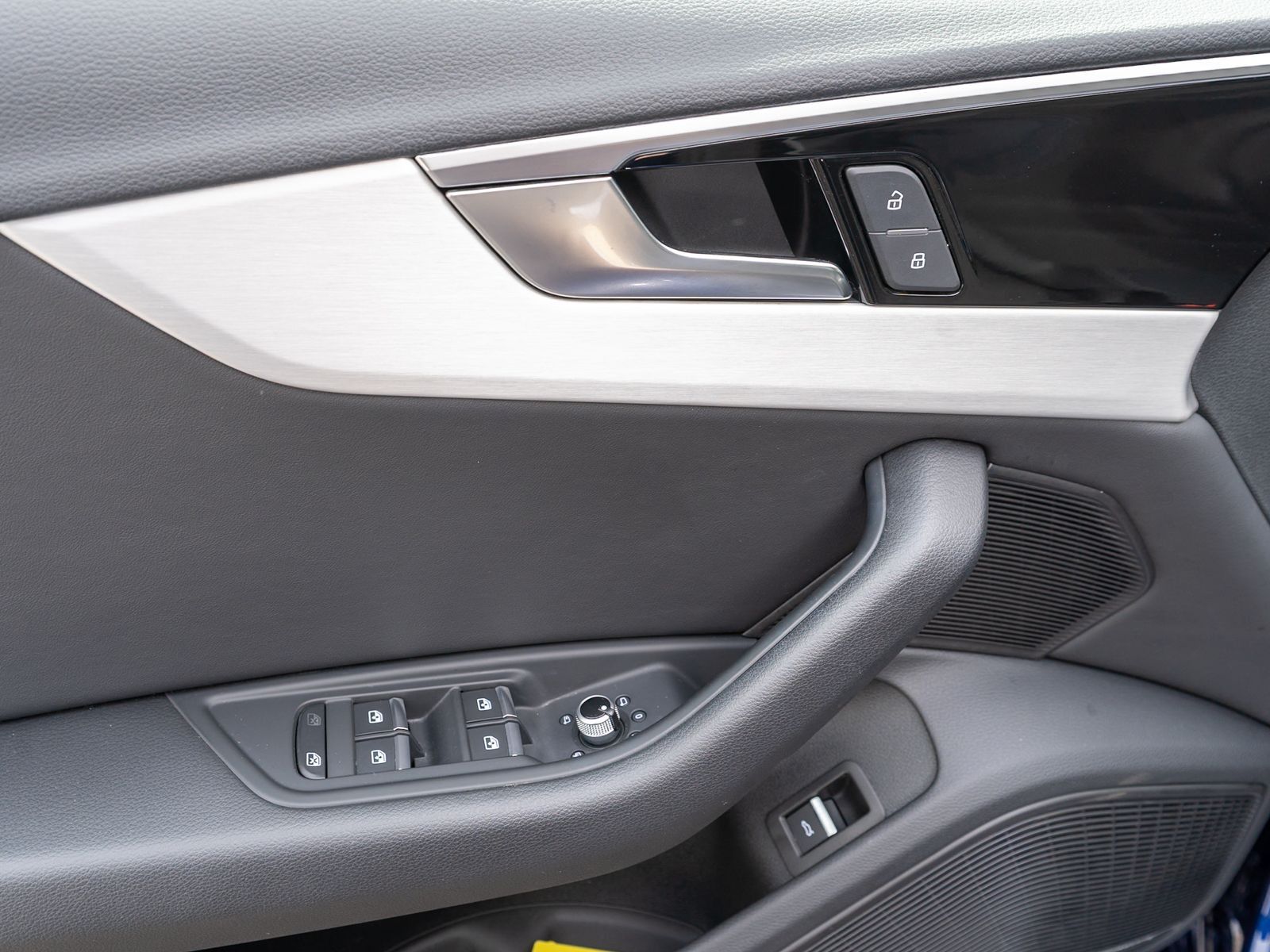 Fahrzeugabbildung Audi A4 Avant S line 40TDI quattro Navi LED AHK B&O