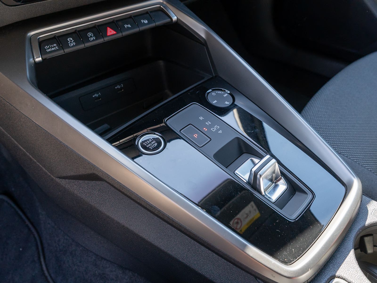 Fahrzeugabbildung Audi A3 Sportback advanced 40TDI quatt Stroni LED RFK