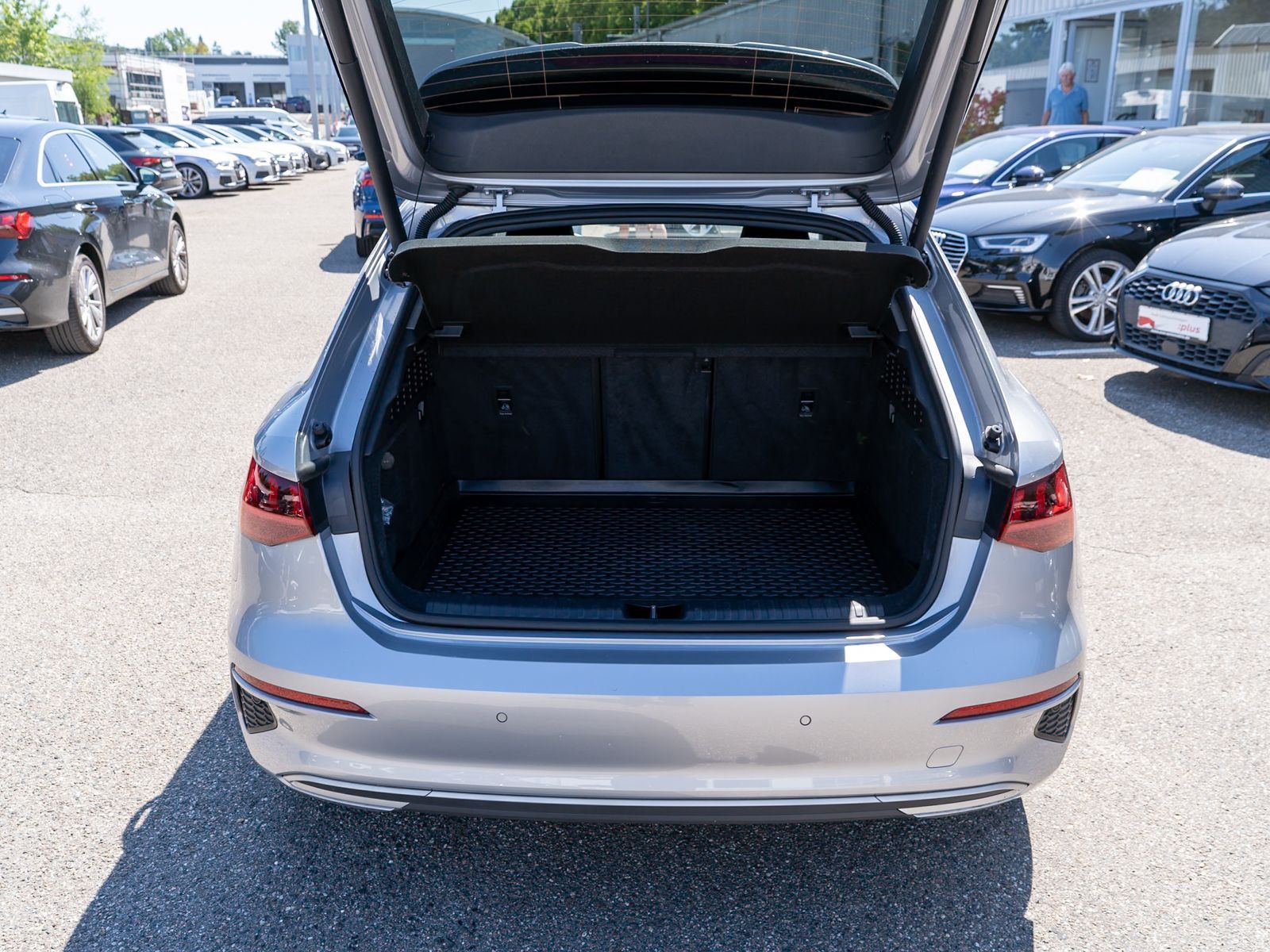 Fahrzeugabbildung Audi A3 Sportback advanced 40TDI quatt Stroni LED RFK