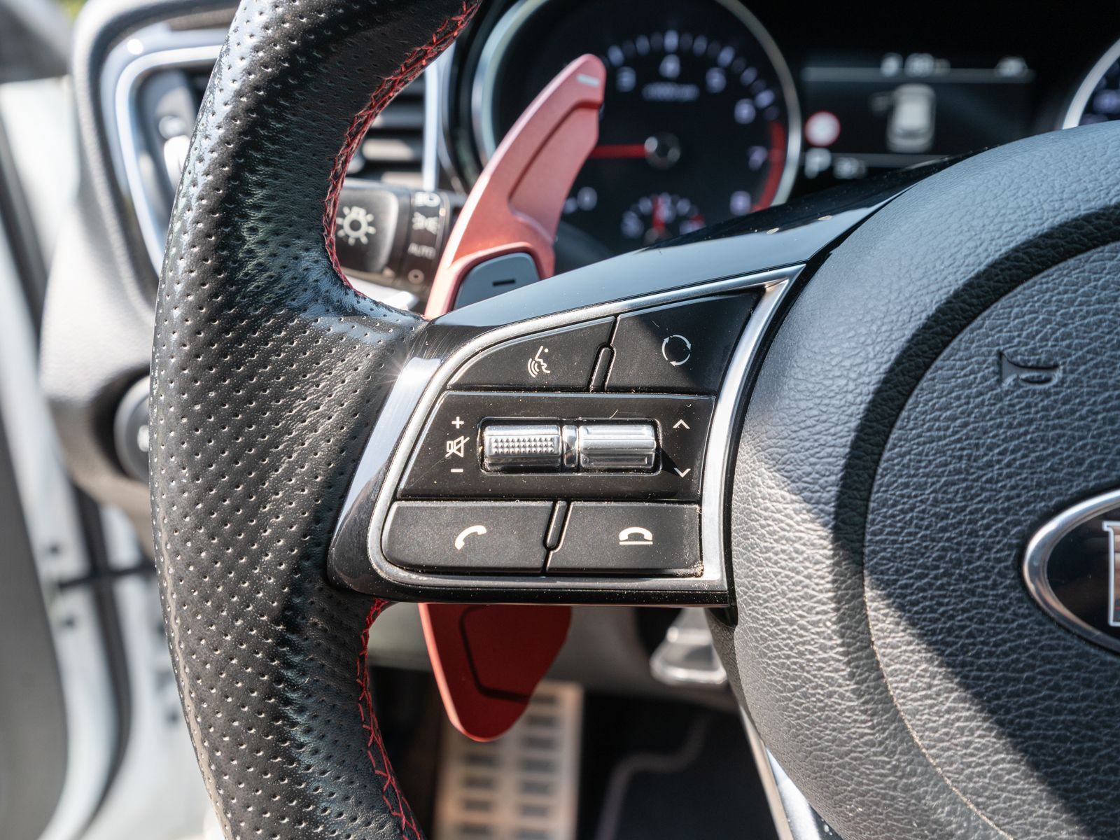 Fahrzeugabbildung Kia ProCeed GT 1.6 T-GDI Navi LED RFK SHZ JBL-Sound