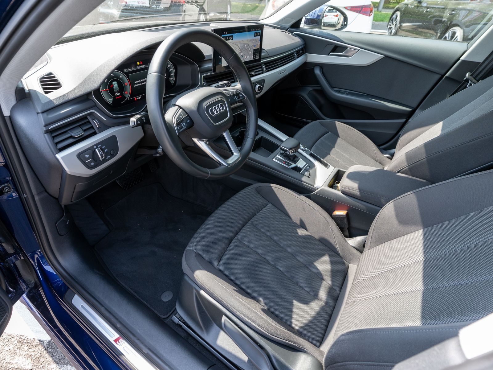Fahrzeugabbildung Audi A4 Avant S line 40TDI quattro Navi Matrix Pano V