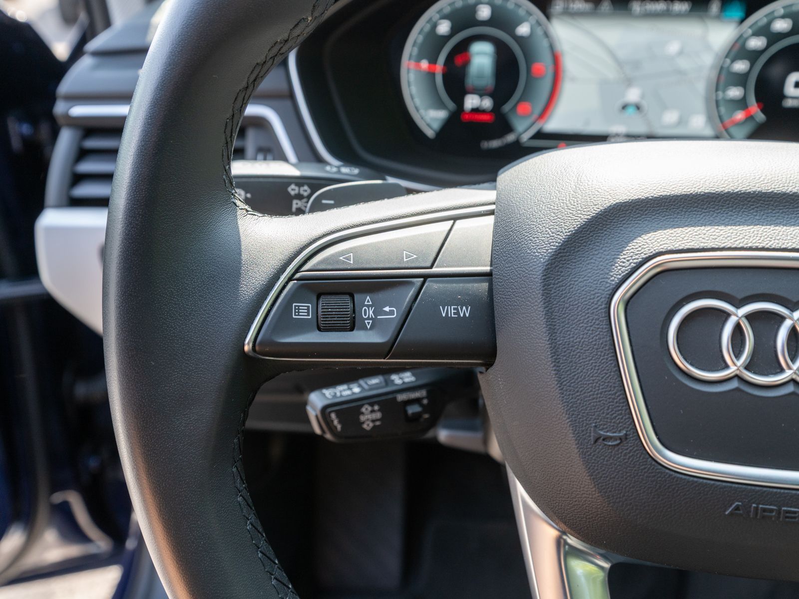 Fahrzeugabbildung Audi A4 Avant S line 40TDI quattro Navi Matrix Pano V