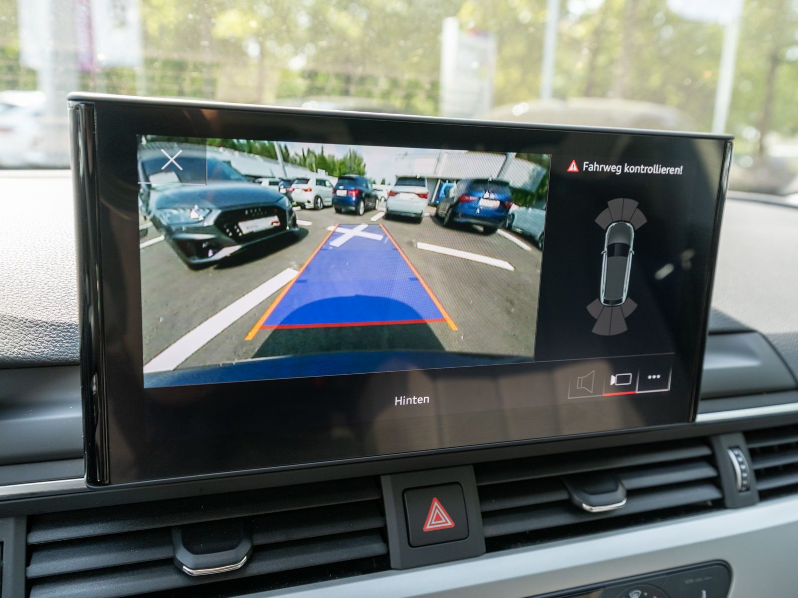 Fahrzeugabbildung Audi A4 Avant S line 40TDI quattro Navi Matrix Pano V