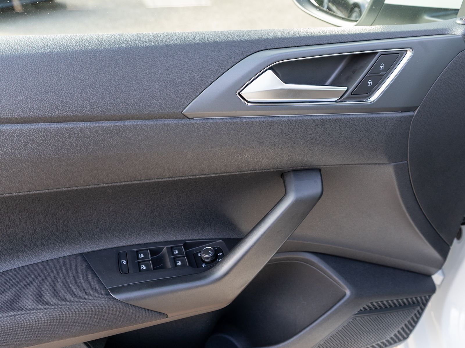 Fahrzeugabbildung Volkswagen Taigo R-Line 1.5 TSI DSG LED Navi RFK ACC VC AHK