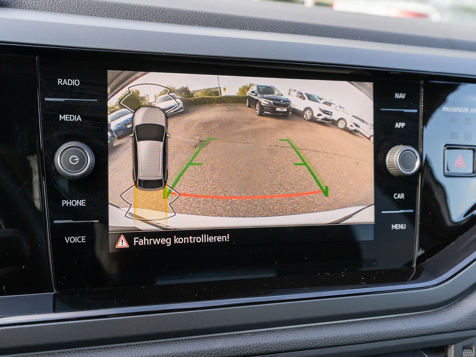 Fahrzeugabbildung Volkswagen Taigo R-Line 1.5 TSI DSG LED Navi RFK ACC VC AHK