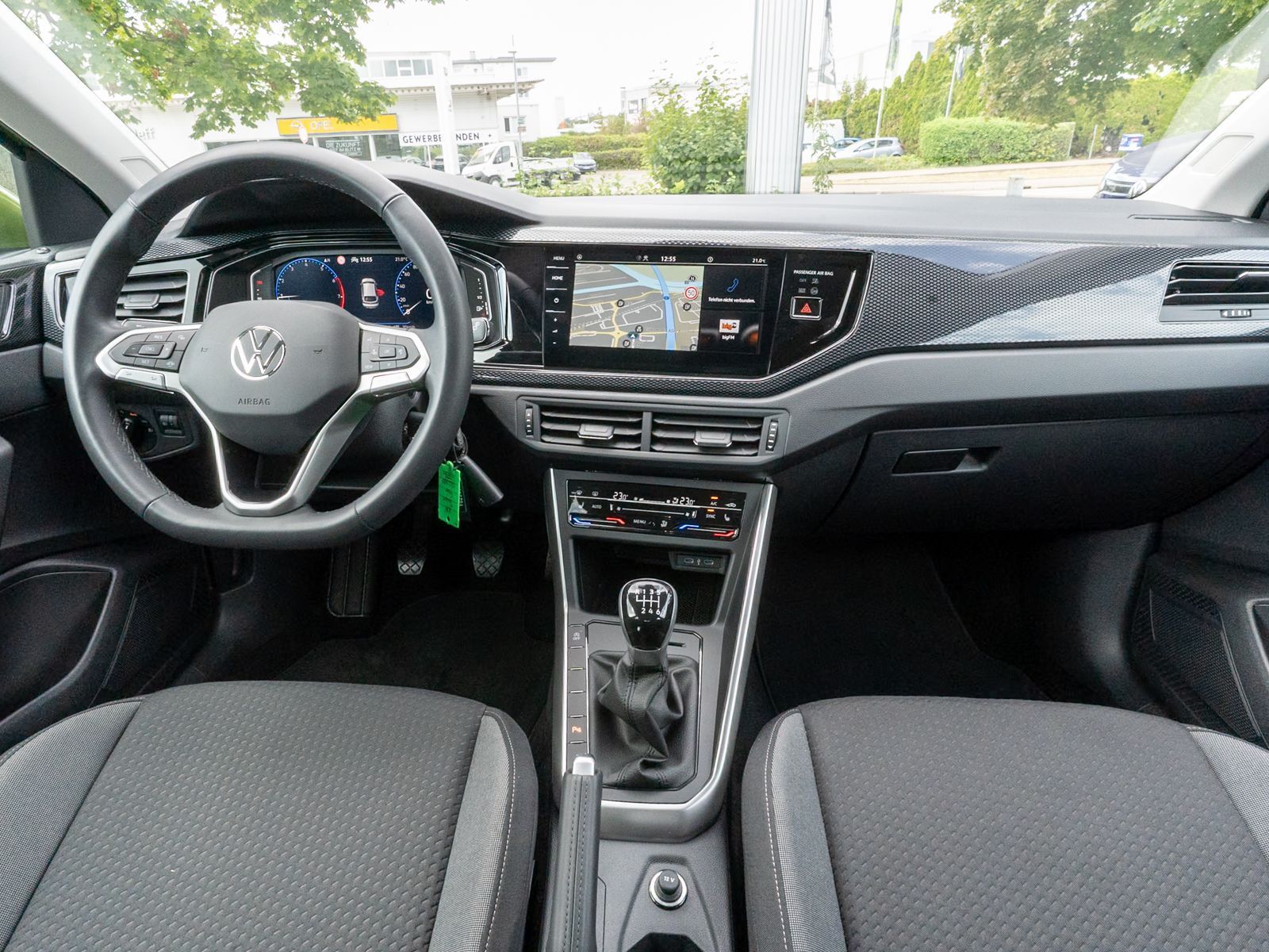 Fahrzeugabbildung Volkswagen Taigo Life 1.0 TSI LED NAVI RFK PDC SHZ VC AHK