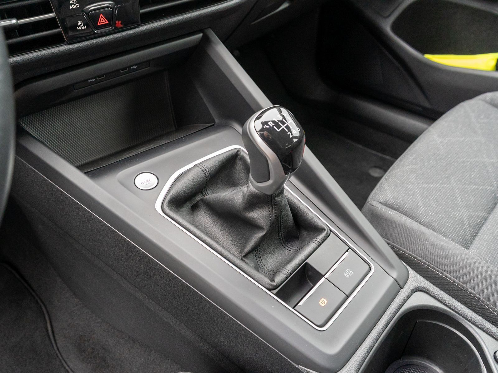 Fahrzeugabbildung Volkswagen Golf Life 2.0 TDI 6-Gang LED Navi PDC ACC SHZ VC