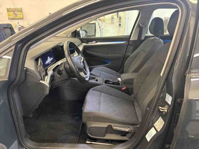 Fahrzeugabbildung Volkswagen Golf Life 2.0 TDI 6-Gang LED Navi PDC ACC SHZ VC