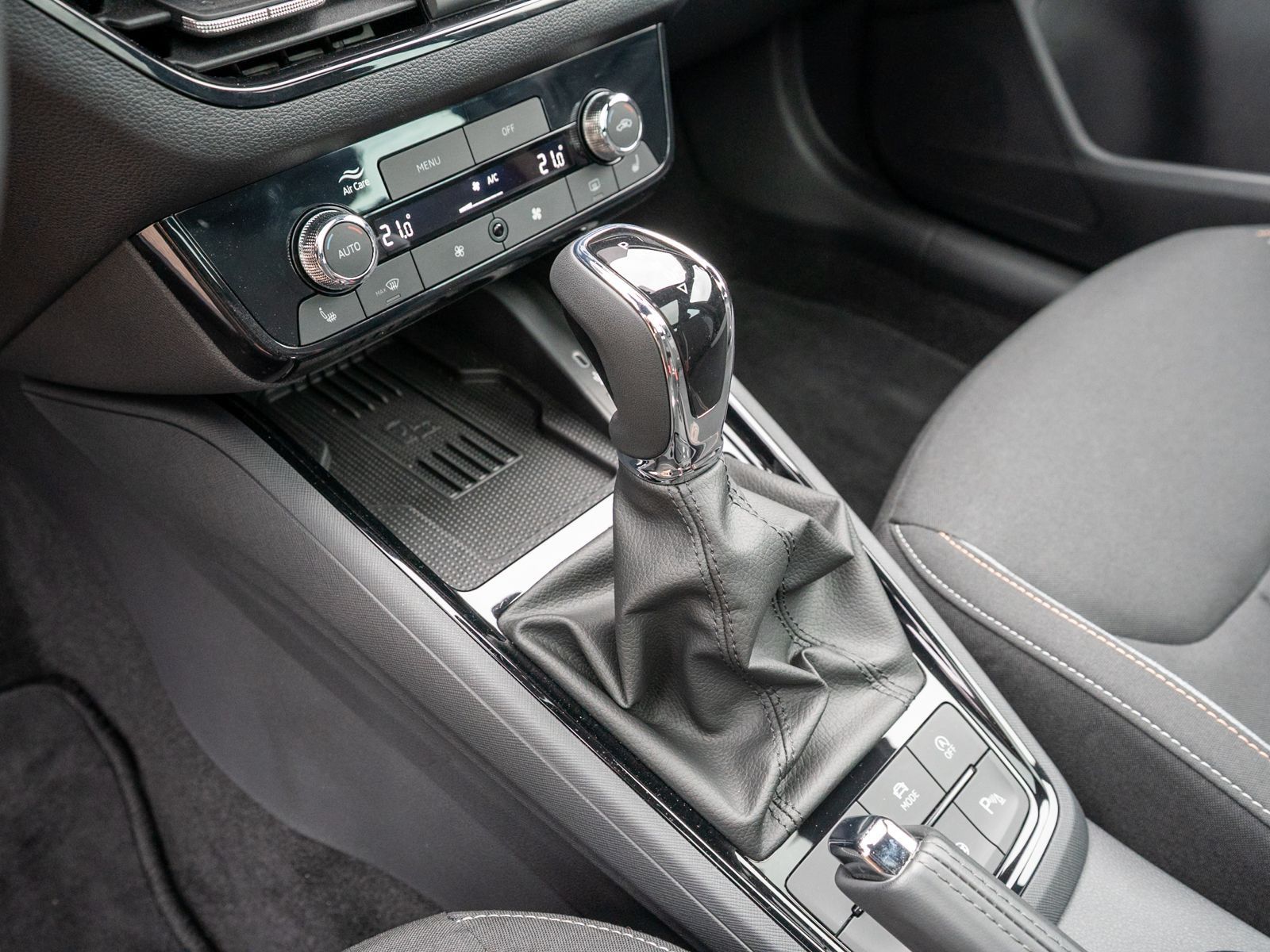 Fahrzeugabbildung SKODA Scala Selection 1.0TSI DSG LED Navi RFK PANO ACC