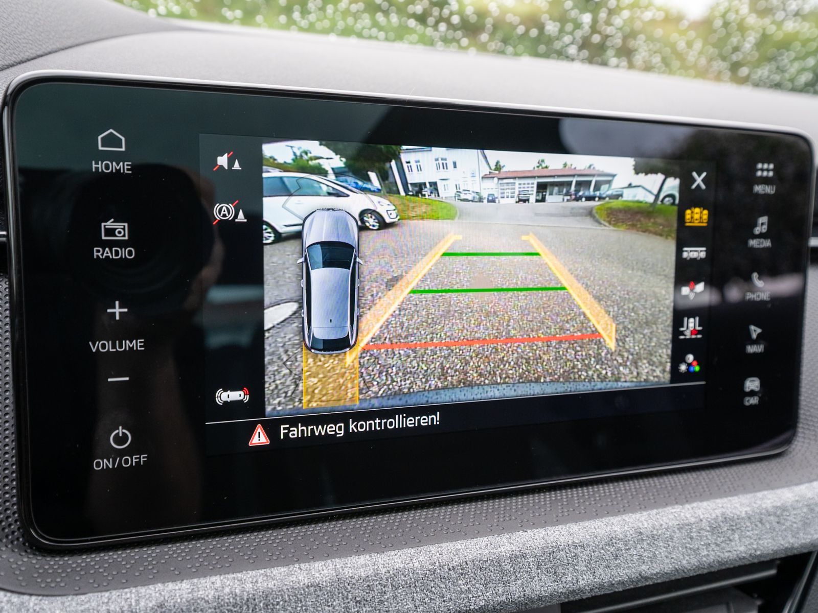 Fahrzeugabbildung SKODA Scala Selection 1.0TSI DSG LED Navi RFK PANO ACC