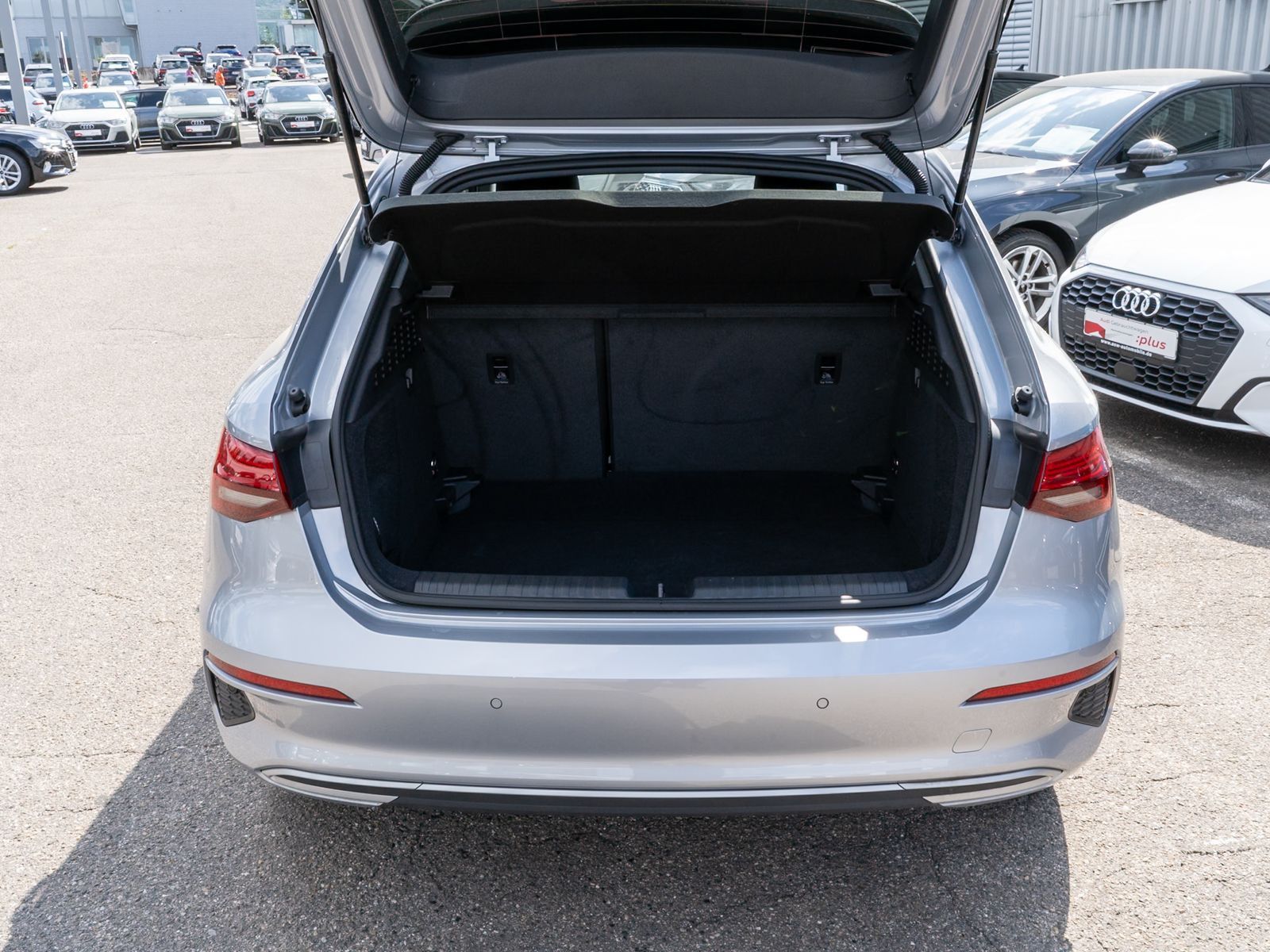 Fahrzeugabbildung Audi A3 Sportback advanced 35TFSI Stronic LED AHK GRA