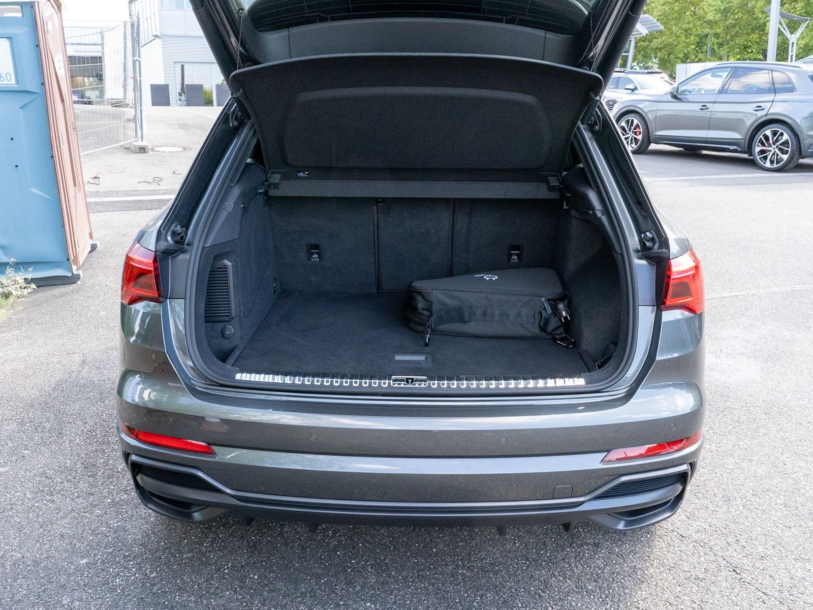 Fahrzeugabbildung Audi Q3 Sportback S line 35TFSI Navi LED AHK ACC PDC