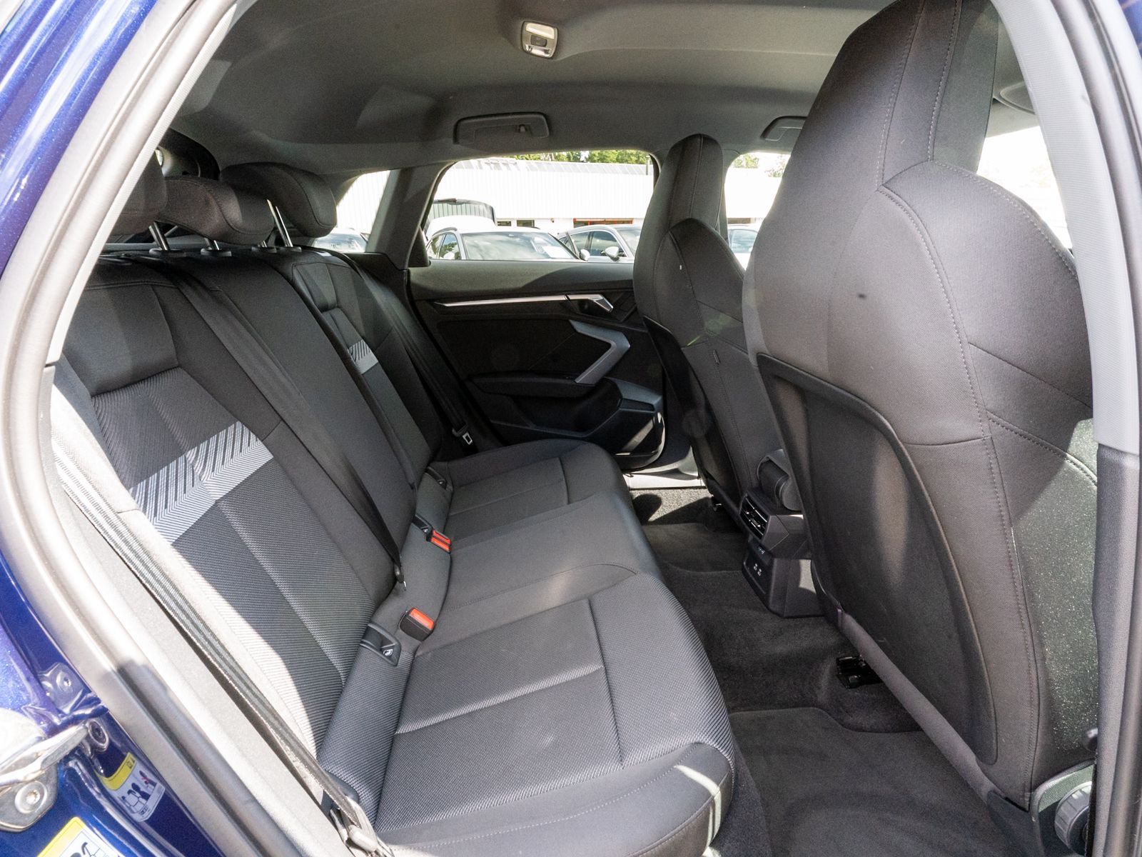 Fahrzeugabbildung Audi A3 Sportback advanced 30TFSI Navi LED ACC RFK VC