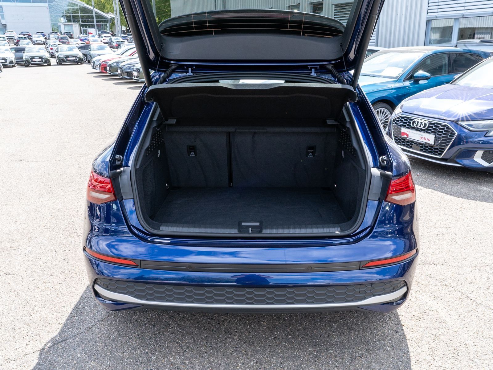 Fahrzeugabbildung Audi A3 Sportback advanced 30TFSI Navi LED ACC RFK VC