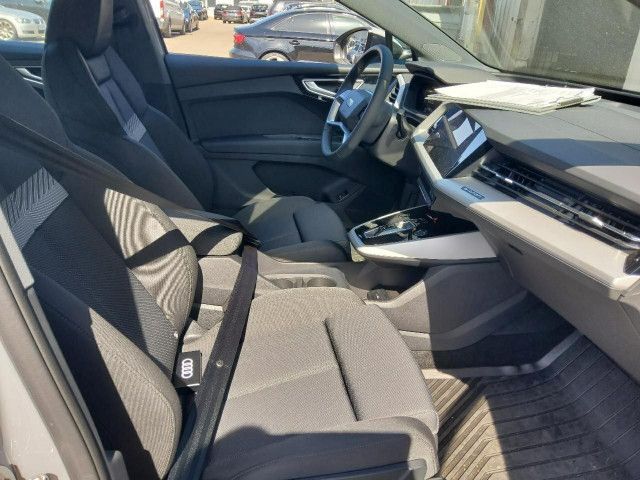 Fahrzeugabbildung Audi Q4 45 e-tron Navi LED AHK RFK ACC