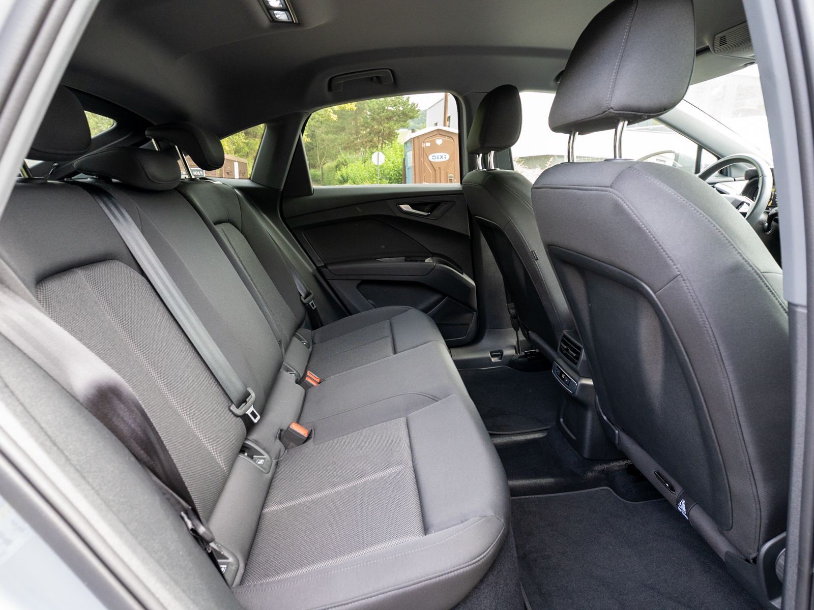 Fahrzeugabbildung Audi Q4 Sportback 35 e-tron Navi LED GRA VC