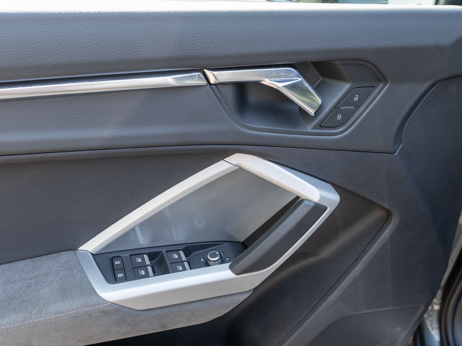 Fahrzeugabbildung Audi Q3 Sportback S line 35TDI Stroni Navi LED RFK VC