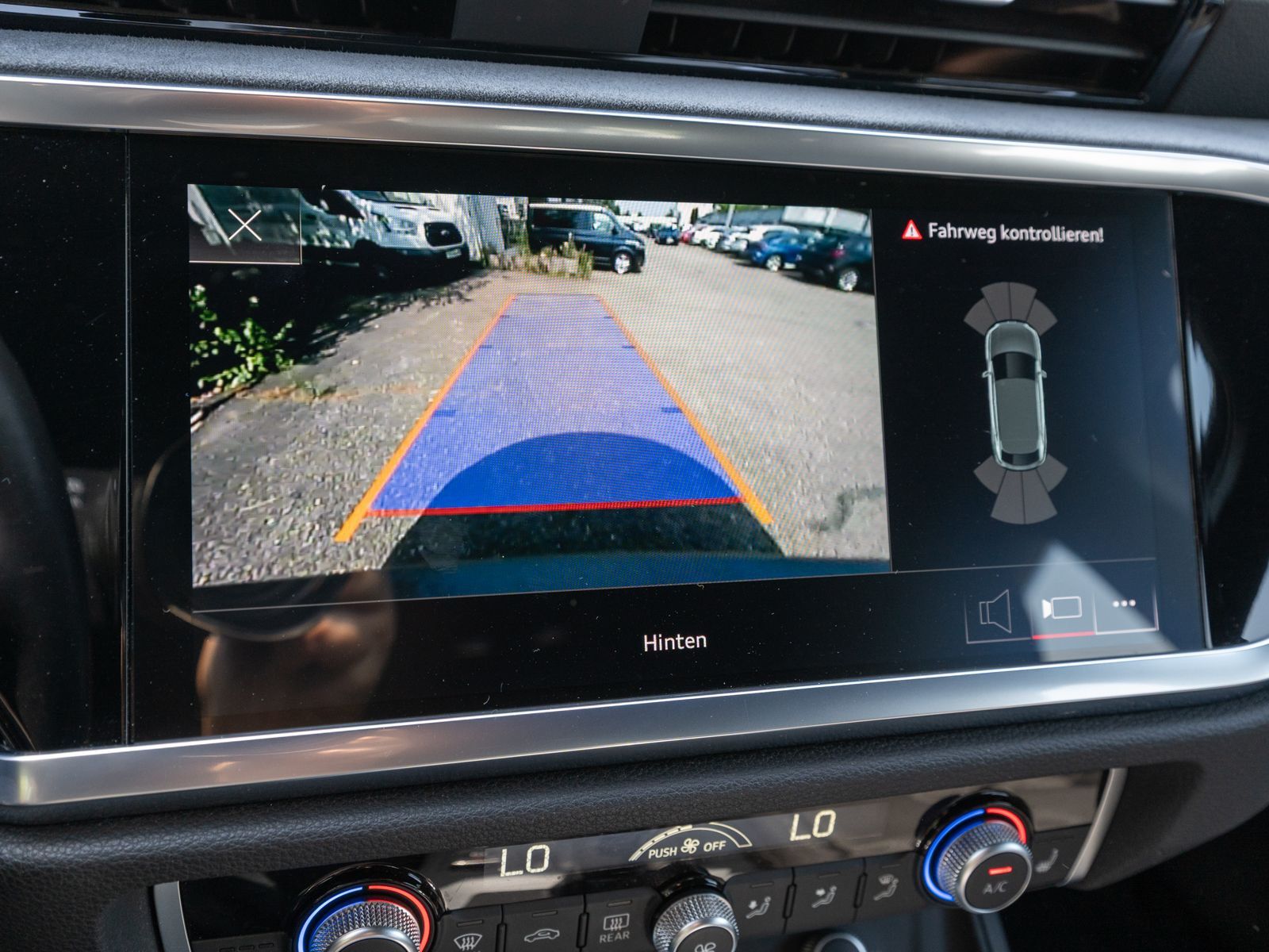 Fahrzeugabbildung Audi Q3 Sportback S line 35TDI Stroni Navi LED RFK VC