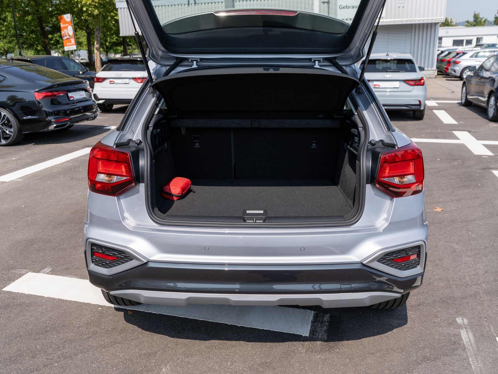 Fahrzeugabbildung Audi Q2 advanced 35TDI quattro Stronic LED AHK RFK