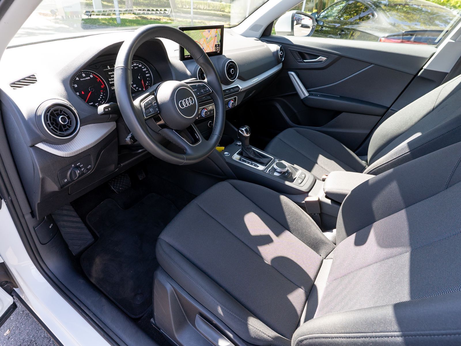 Fahrzeugabbildung Audi Q2 35TFSI Stronic LED Navi RFK PDC SHZ