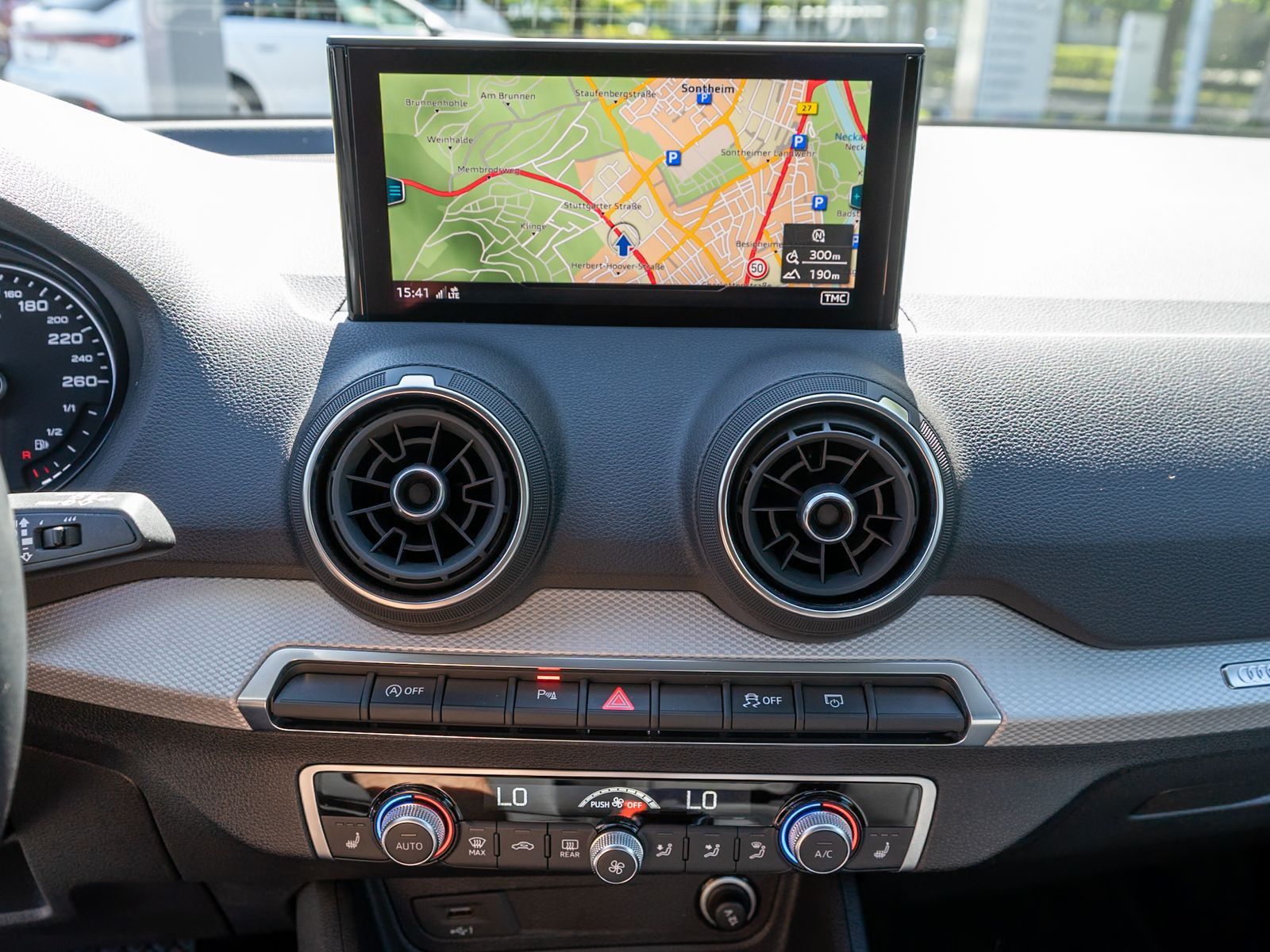 Fahrzeugabbildung Audi Q2 35TFSI Stronic LED Navi RFK PDC SHZ