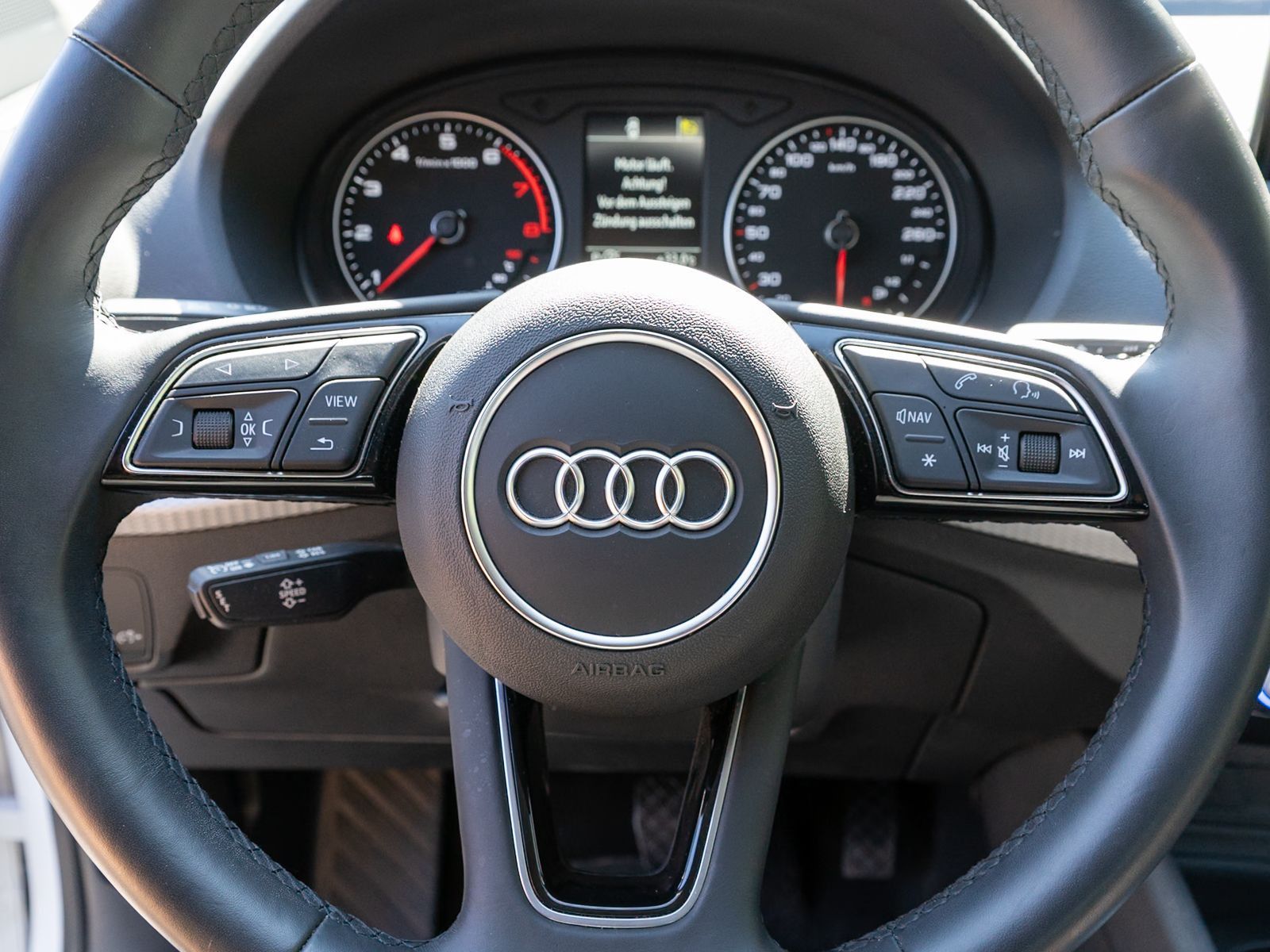Fahrzeugabbildung Audi Q2 35TFSI Stronic LED Navi RFK PDC SHZ