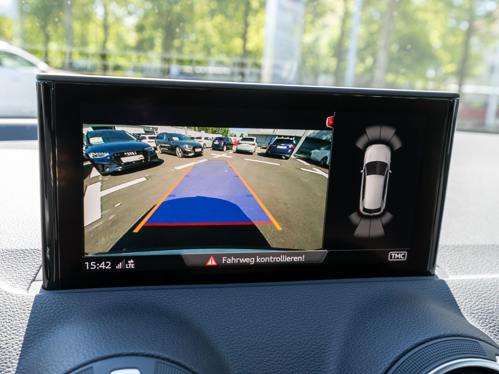 Fahrzeugabbildung Audi Q2 35TFSI Stronic LED Navi RFK PDC SHZ