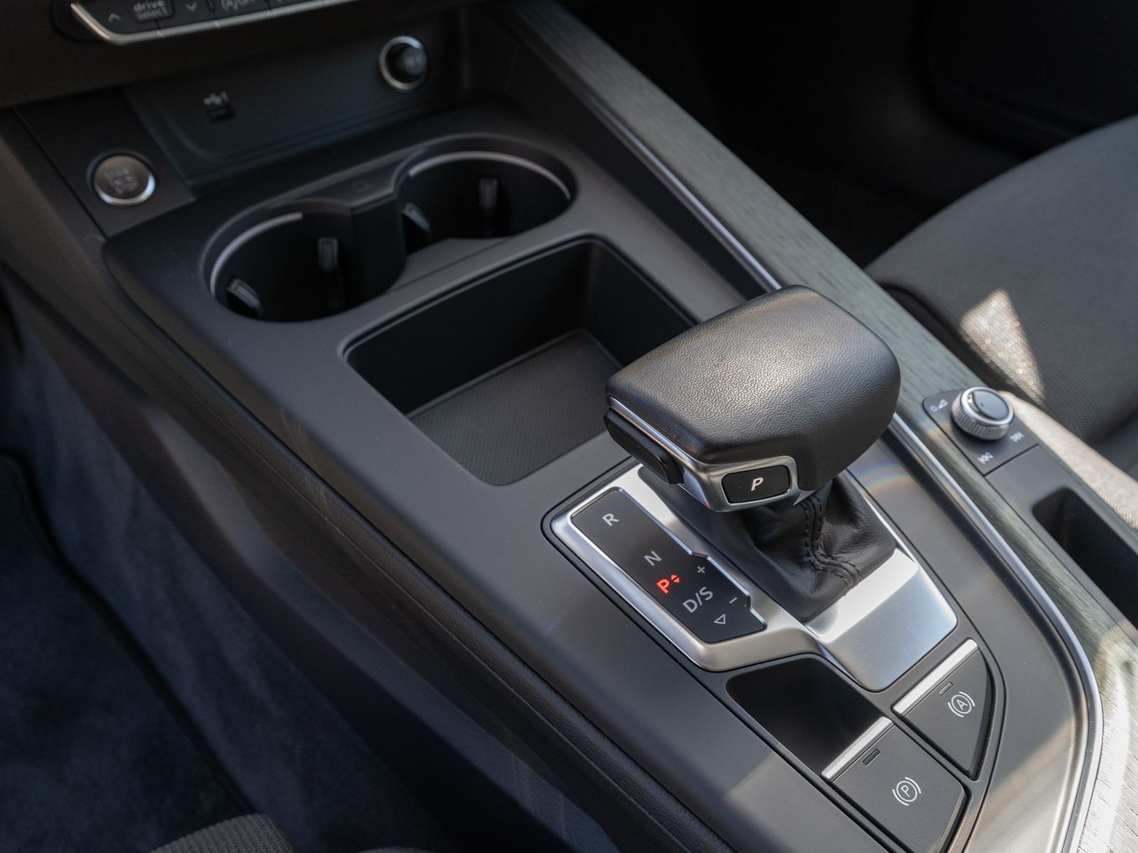 Fahrzeugabbildung Audi A4 Avant advanced 40TDI quattro Stron 360° Stdhz