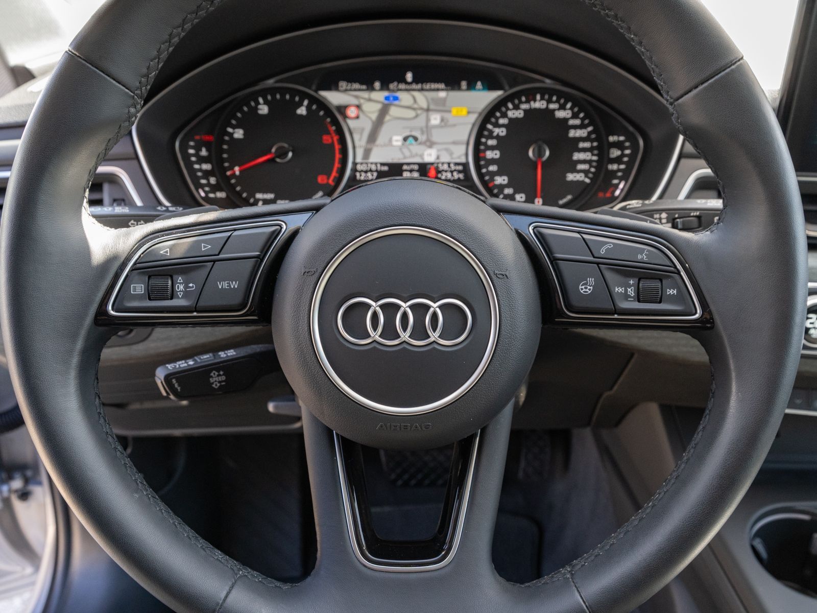 Fahrzeugabbildung Audi A4 Avant advanced 40TDI quattro Stron 360° Stdhz